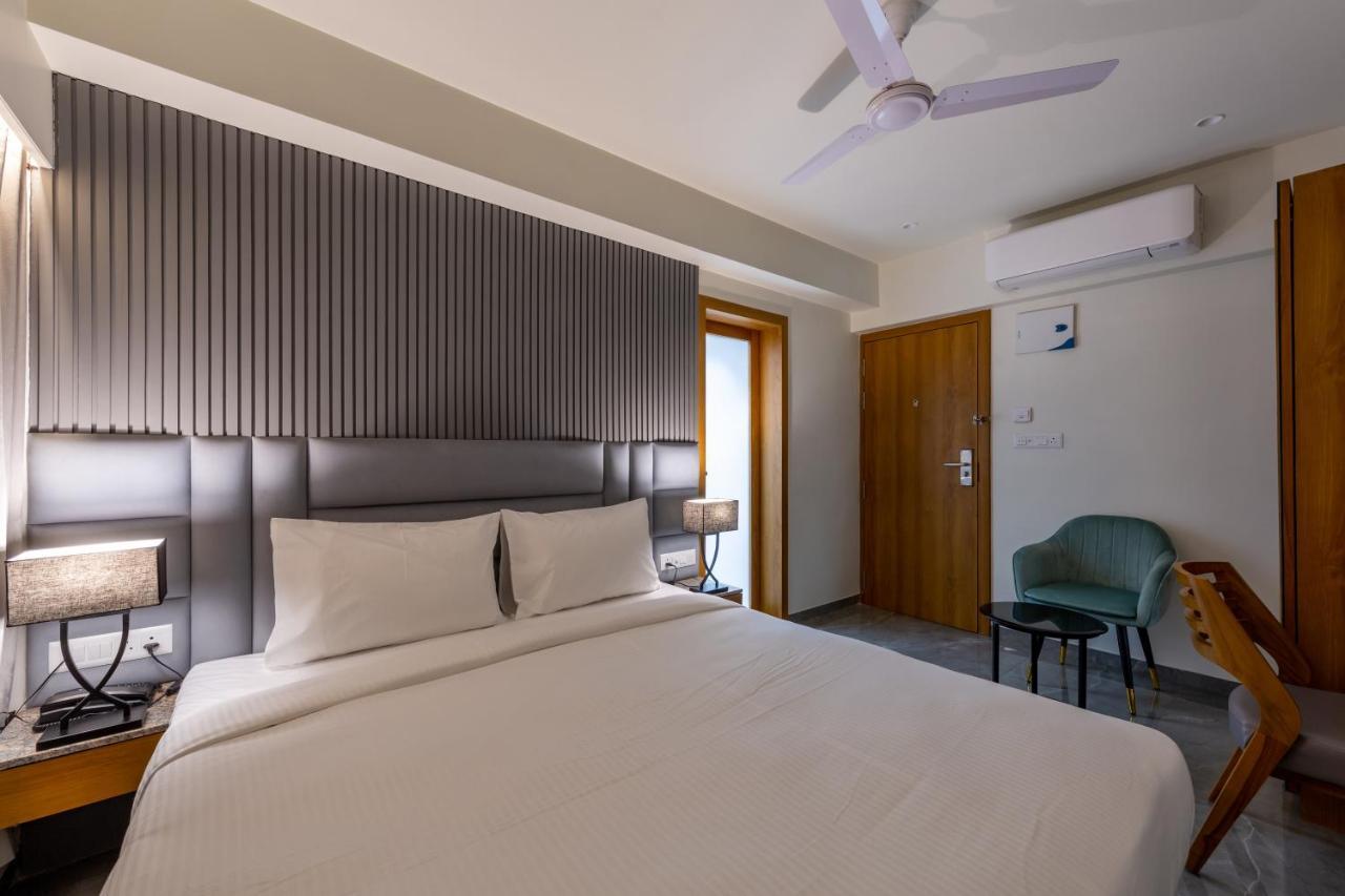 Hotel Nalanda Ahmedabad Esterno foto
