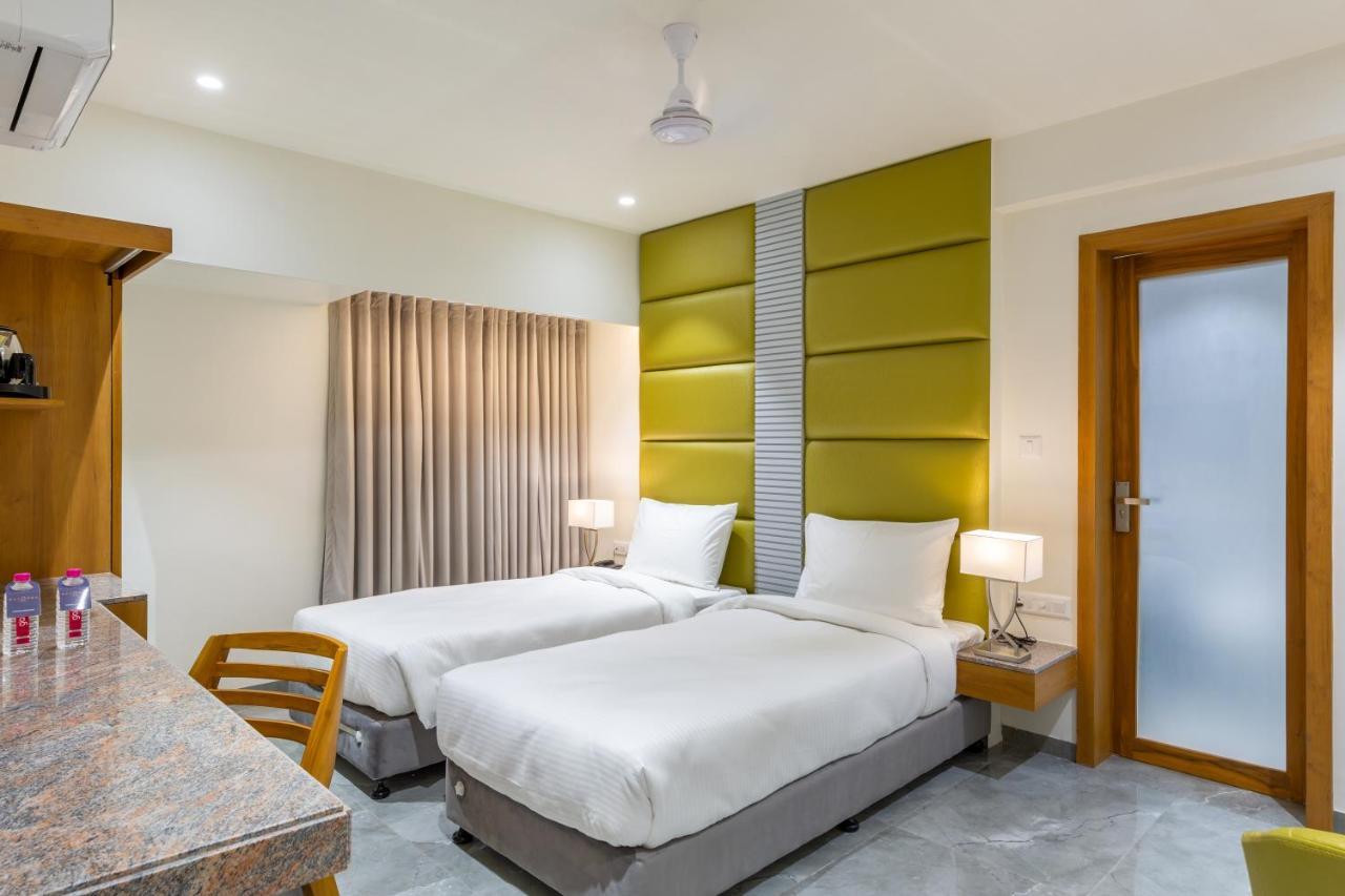 Hotel Nalanda Ahmedabad Esterno foto