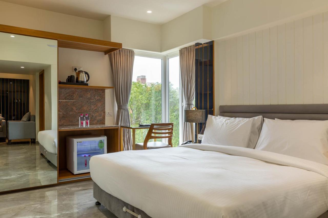 Hotel Nalanda Ahmedabad Esterno foto