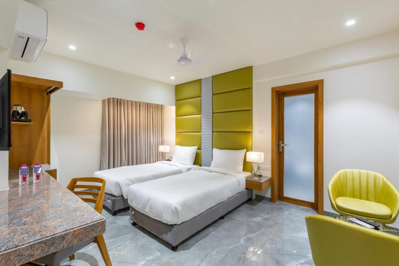Hotel Nalanda Ahmedabad Esterno foto