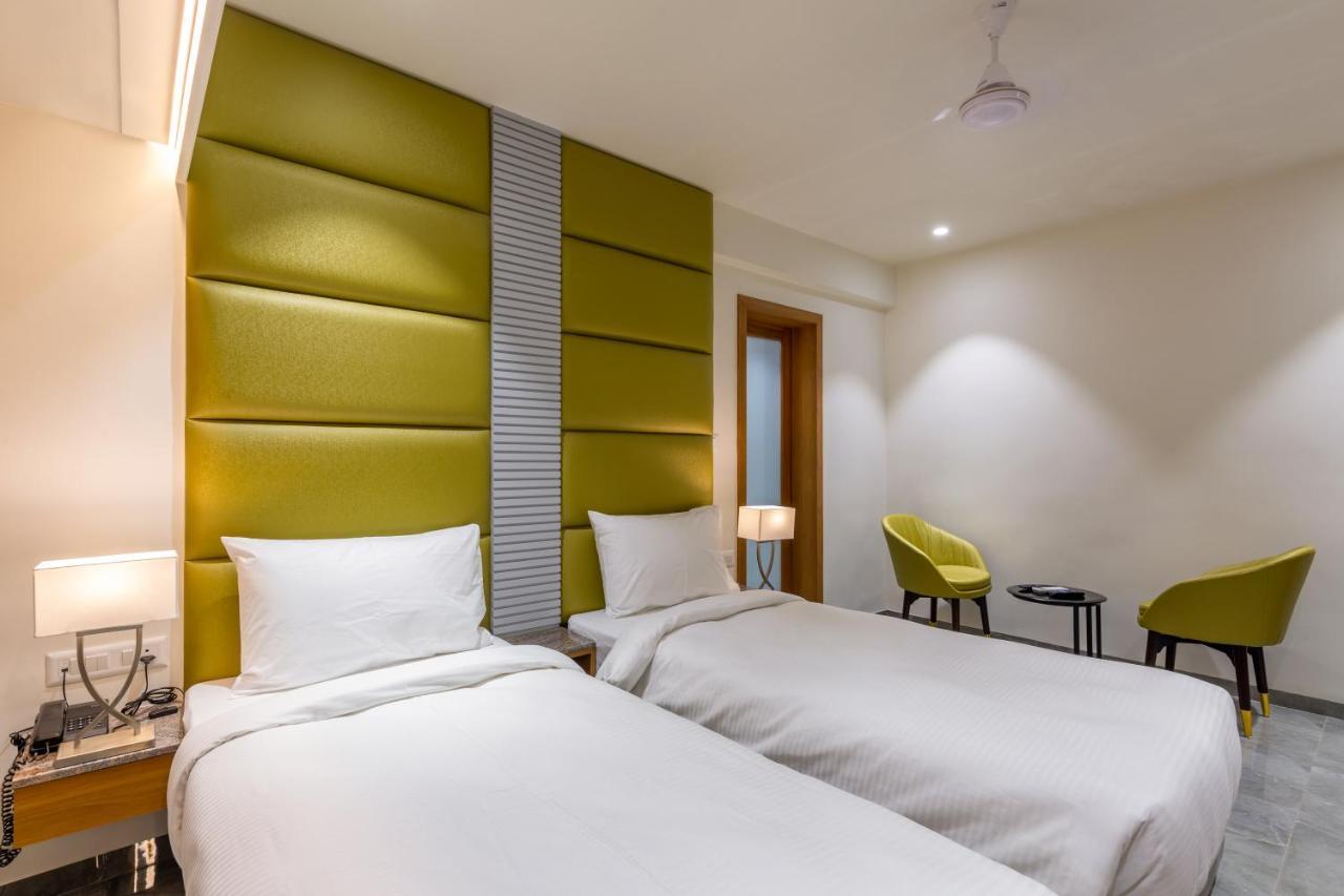 Hotel Nalanda Ahmedabad Esterno foto