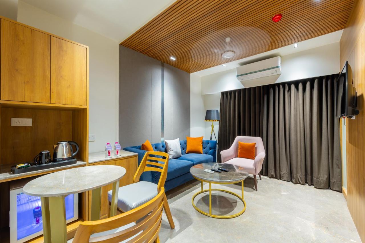 Hotel Nalanda Ahmedabad Esterno foto