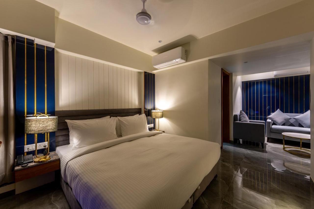 Hotel Nalanda Ahmedabad Esterno foto