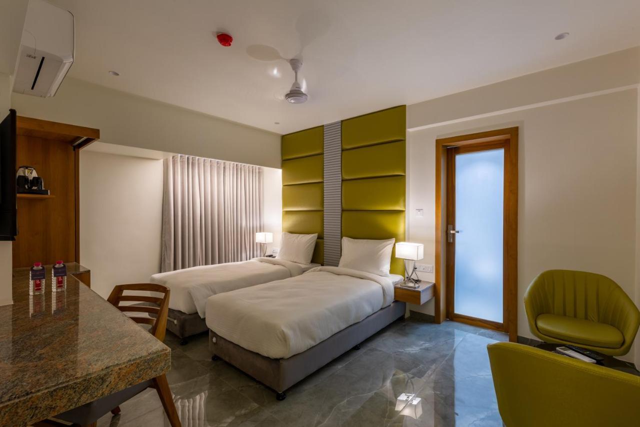 Hotel Nalanda Ahmedabad Esterno foto