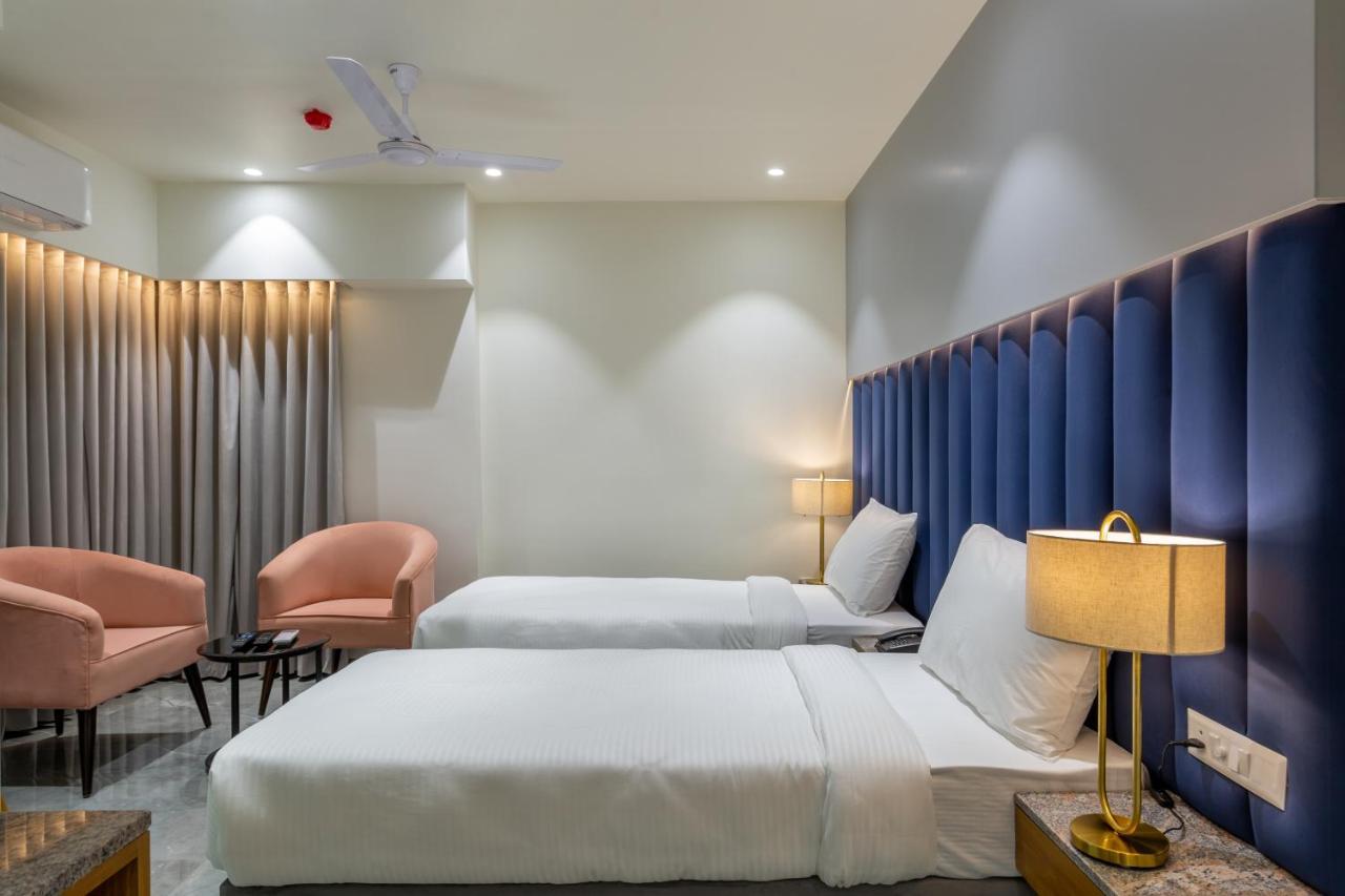 Hotel Nalanda Ahmedabad Esterno foto